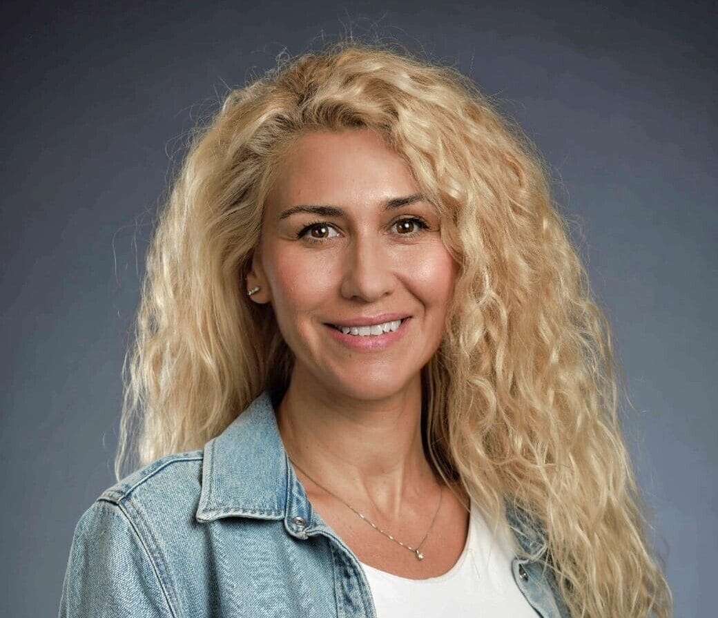 איריס נחום